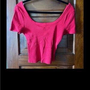 Shrunken short sleeve scoop neck t-shirt
